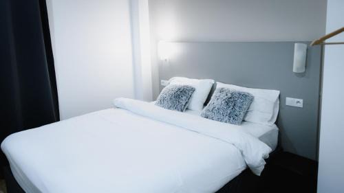 Centre Erlon Hotel | Hôtel des Arcades