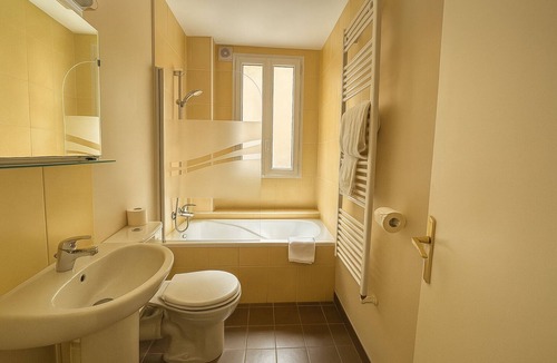 Maisons-Alfort Hotel | Hôtel des Bains