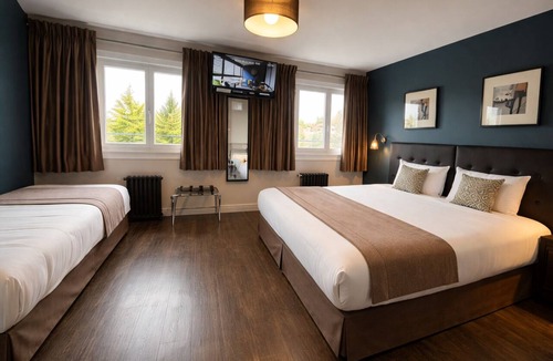 Chateaudun-Bannier Hotel | Hôtel Des Cèdres