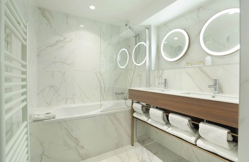 Jossigny Hotel | Hôtel du Cheval Blanc