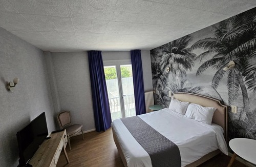 Roumazieres-Loubert Hotel | Hôtel du Commerce