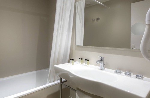 14th Arrondissement Hotel | Hôtel du Lion