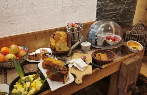 Thones Hotel | Hôtel Du Midi