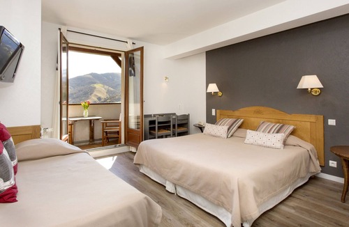 Larrau Hotel | Hôtel Etchémaïté