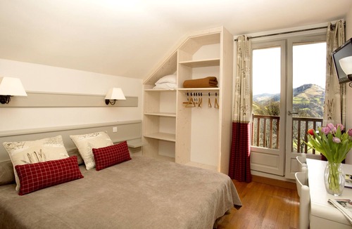 Larrau Hotel | Hôtel Etchémaïté