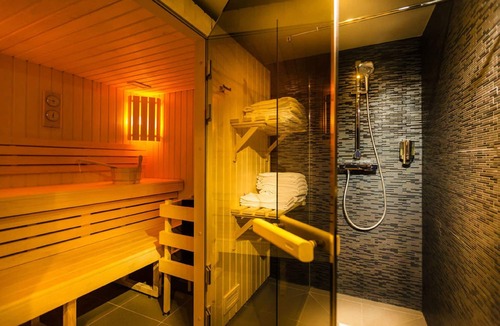 Quartier de Rochechouart Hotel | Hôtel Helussi