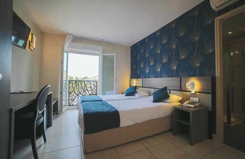 Sanary-sur-Mer Hotel | Hôtel Holidays & Work