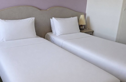 Saint-Gervais-la-Foret Hotel | Hôtel IKAR Blois Sud