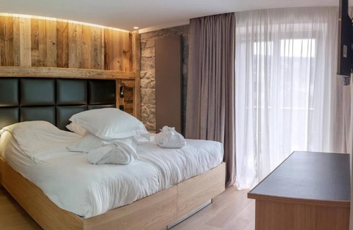 Xonrupt-Longemer Hotel | Hôtel Interlaken Lounge Bar & SPA