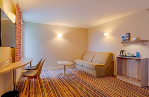 Saint-Bonnet-de-Mure Hotel | Hôtel Kyriad Lyon Est