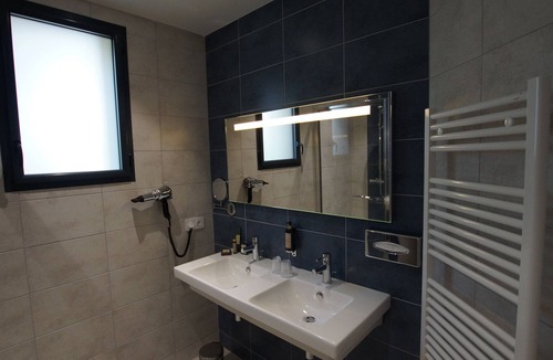 Romans-sur-Isere Hotel | Hôtel L'Orée du Parc