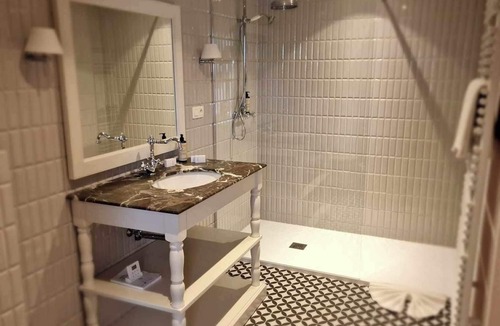 Lorcy Hotel | Hôtel Le Cor de Chasse