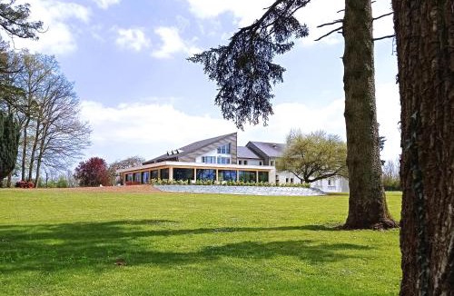 Saint-Berthevin Hotel | Hôtel le Corbusson Laval Ouest