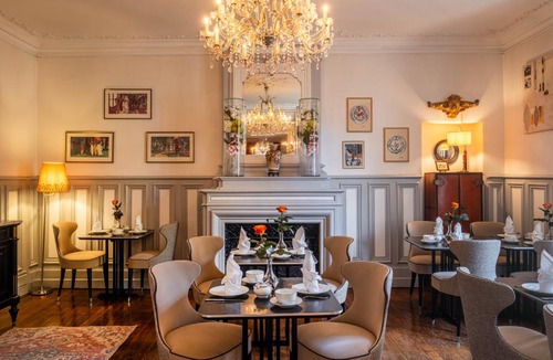 Amboise Hotel | Hôtel Le Pavillon des Lys - Amboise Centre