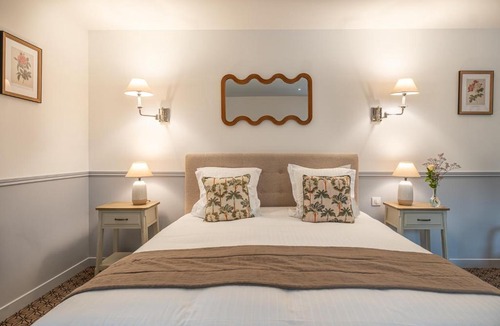 Amboise Hotel | Hôtel Le Pavillon des Lys - Amboise Centre