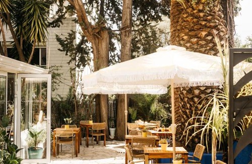 Cap-d'Antibes Hotel | Hôtel Le Petit Castel