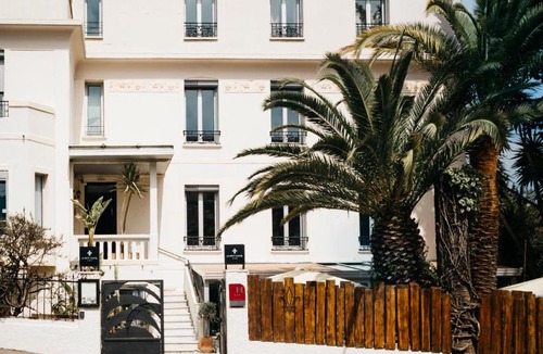 Cap-d'Antibes Hotel | Hôtel Le Petit Castel