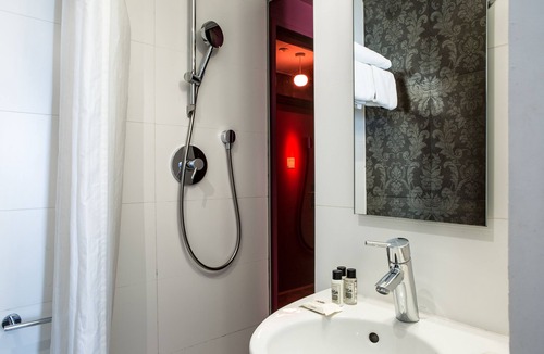 12th Arrondissement Hotel | Hôtel Le Quartier Bercy Square