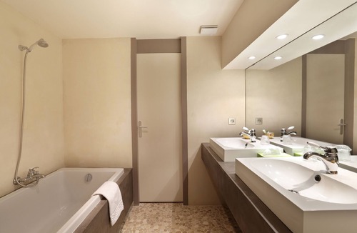 Centre Ville Hotel | Hôtel Le Roncevaux