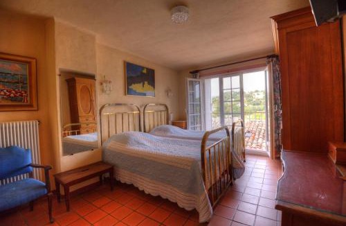 Biot Hotel | Hôtel Les Arcades