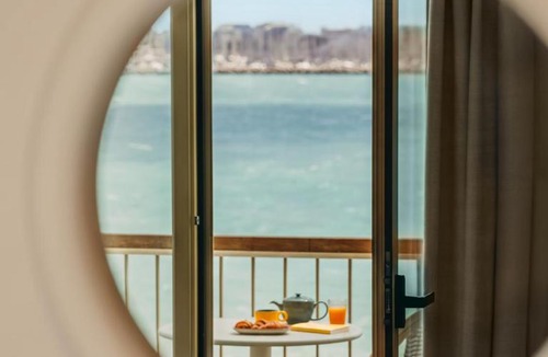 La Rochelle Hotel | Hôtel Les Brises