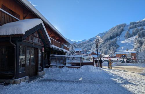 Meribel Centre Hotel | Hôtel Les Grangettes