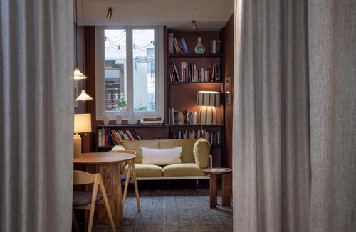 Quartier Saint-Ambroise Hotel | Hôtel Marais de Launay