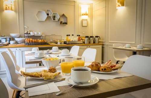 15th Arrondissement Hotel | Hôtel Montcalm