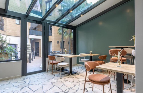 15th Arrondissement Hotel | Hôtel Montcalm