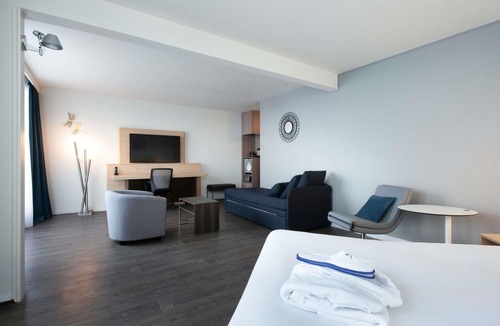 Saint-Pierre-du-Perray Hotel | Hôtel Novotel Senart Golf de Greenparc