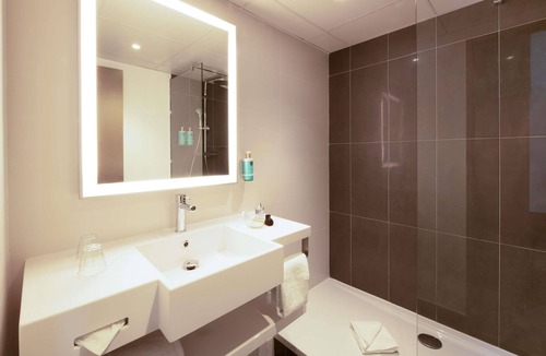 Saint-Pierre-du-Perray Hotel | Hôtel Novotel Senart Golf de Greenparc