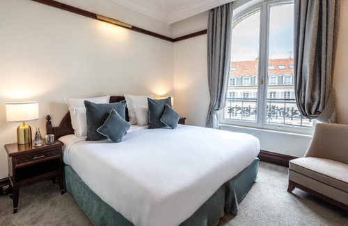 Saint-Thomas-d'Aquin Hotel | Hôtel Pont Royal Paris