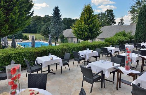 Saint-Pardoux-l'Ortigier Hotel | Hôtel Restaurant Les Coquelicots, The Originals Relais