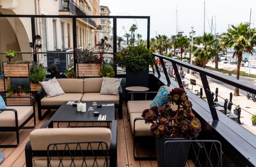 Saint-Raphael Hotel | Hôtel Restaurant le Touring