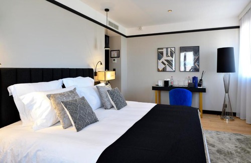 Saint-Raphael Hotel | Hôtel Restaurant le Touring