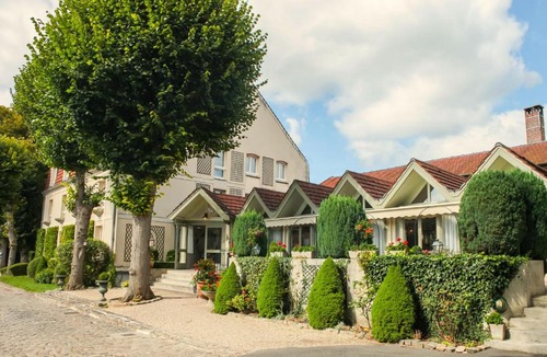 Orry-la-Ville Hotel | Hôtel & Restaurant Le Relais d'Aumale