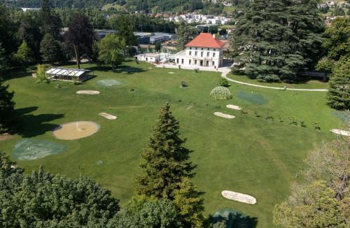 Ruy-Montceau Hotel | Hôtel Séquoias