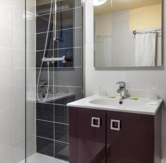 Saint-Claude Hotel | Hôtel Saint-Hubert