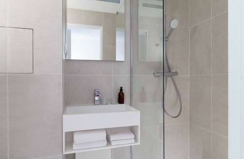 Quartier Saint-Ambroise Hotel | Hôtel Seb&Co