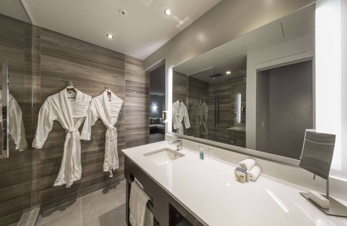 Saint-Nicolas Hotel | Hôtel & Suites Normandin Lévis