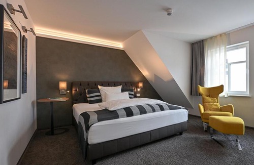 Ruesselsheim Hotel | Höll am Main