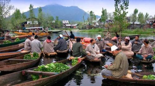 Dal Lake Hotel | H.B Holiday home