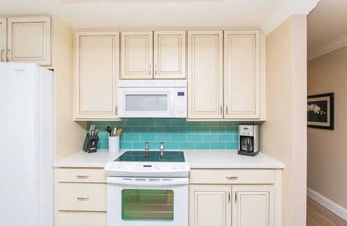 Wailua Condo | H-G-T-V type Renovation, Million Dollar view starting at only $210/night!