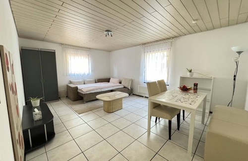 Sindelfingen Apartment | H&H Home - Quite and Central Apartment near Park in Sindelfingen