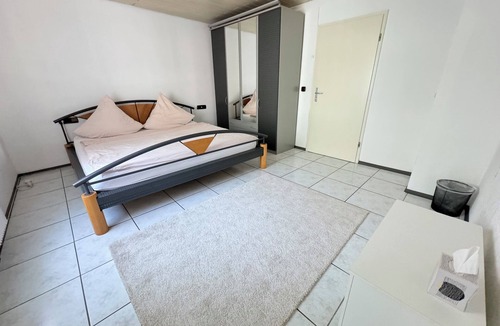 Sindelfingen Apartment | H&H Home - Quite and Central Apartment near Park in Sindelfingen