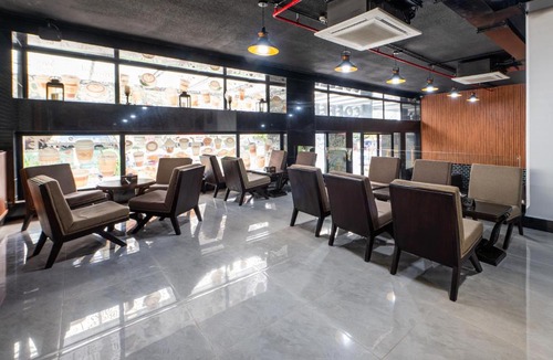 Ruessei Kaev Hotel | H Resident