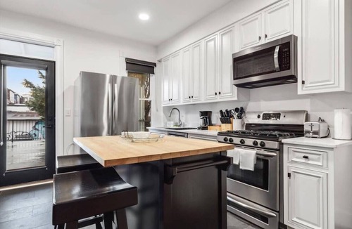 H Street Corridor House | H St. DC Haven/4-BR Homestay