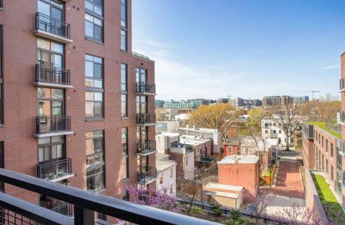 H Street Corridor Apartment | H St Studio w Rooftop Pool Gym nr Metro WDC-511