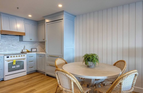 Avalon Condo | H163: Beautifully Remodeled 2bd Villa w/Views
