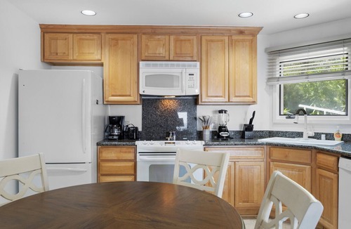 Avalon Condo | H178: 2Bd Villa, Full Ocean Views, Golf Cart, 1 step